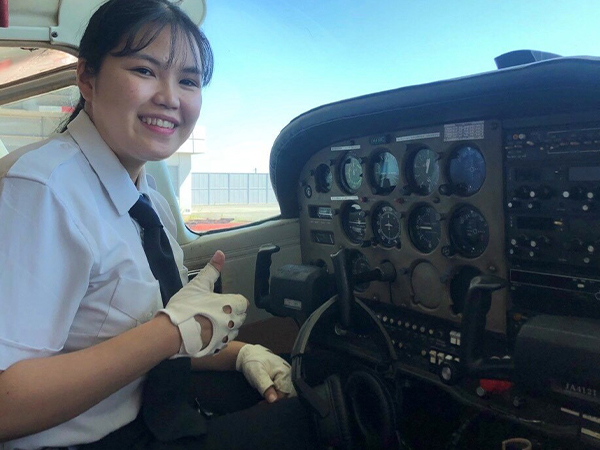 -初の女子学生パイロット3-